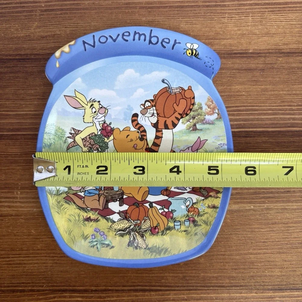 Bradford Exchange Winnie the Pooh Through the Year November Plate 7
